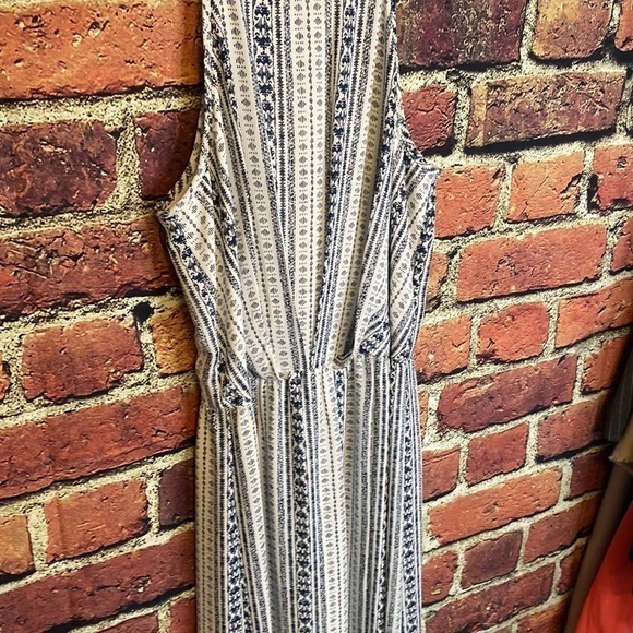 Daniel Rainn White & Navy Halter Maxi Dress Size S - Picture 5 of 13